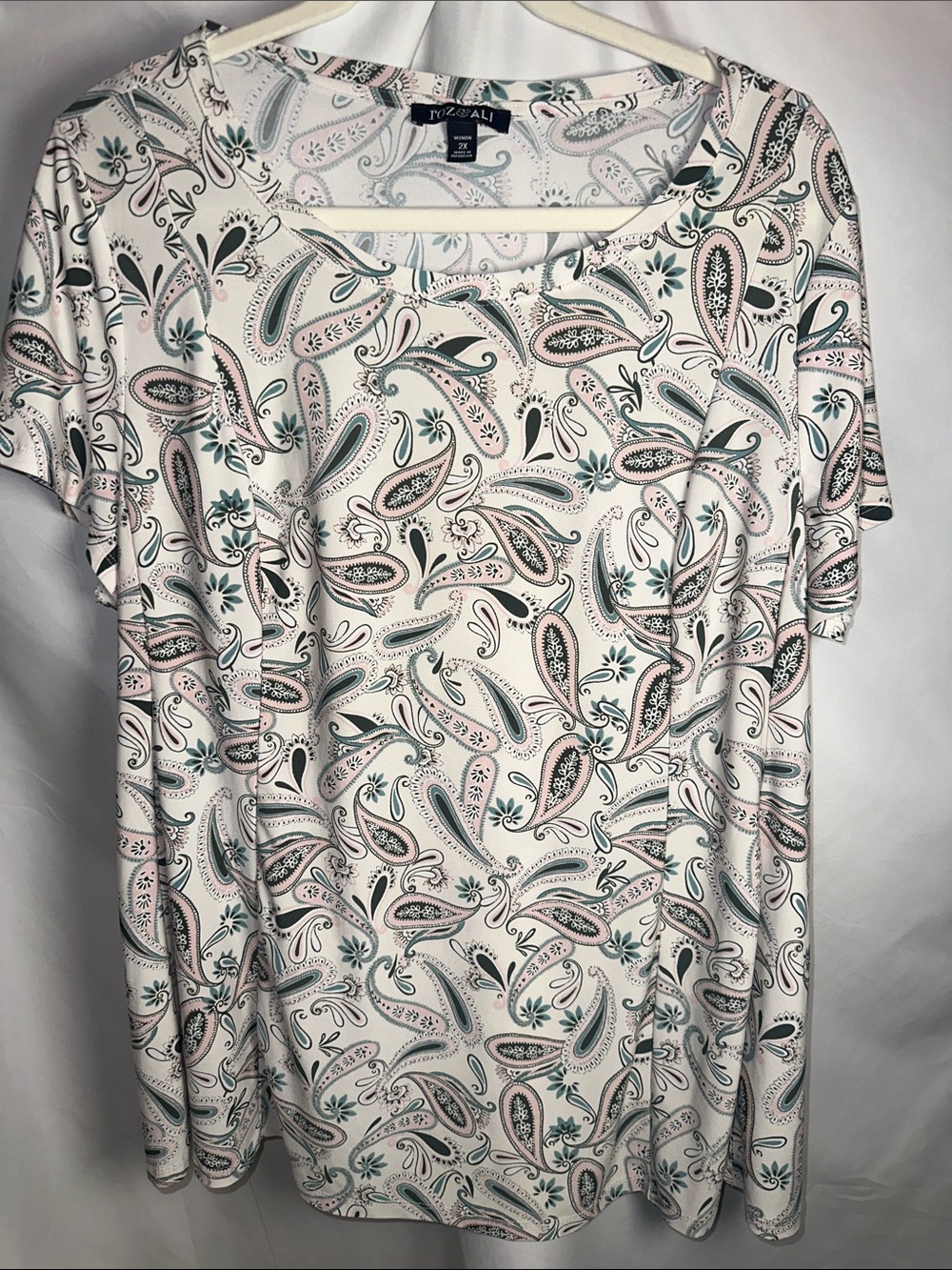 Roz & Ali White Paisley Short Sleeve Tee with Pink & Teal Accents